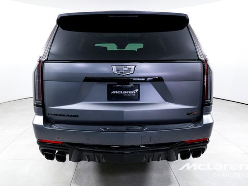 Used 2026 Cadillac Escalade V AWD/4WD image 7