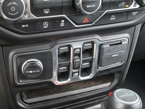 Used 2023 Jeep Gladiator Sport AWD/4WD image 22