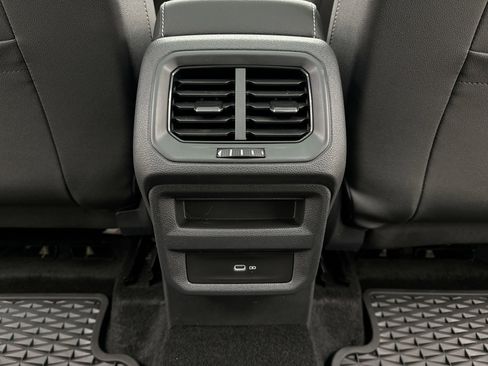 Used 2024 Volkswagen Taos SEL image 22