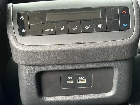 Used 2025 Nissan Pathfinder SV AWD/4WD image 21