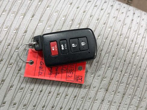 Used 2012 Toyota Camry XLE FWD image 29
