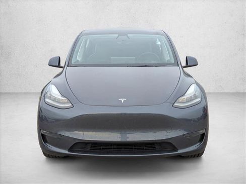 Used 2021 Tesla Model Y Long Range image 2
