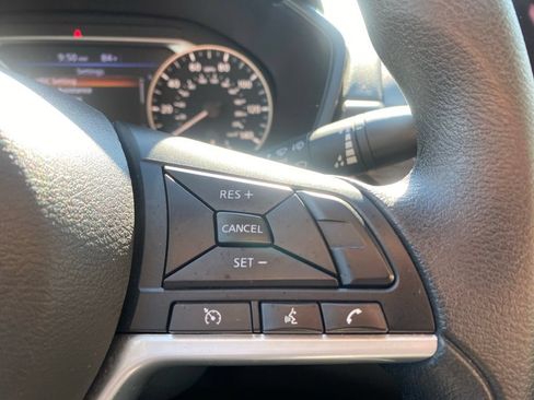 Used 2025 Nissan Altima 2.5 SV FWD image 22
