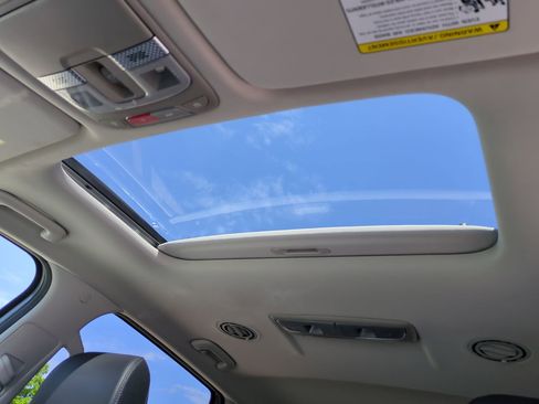 Used 2025 Kia Telluride S image 19