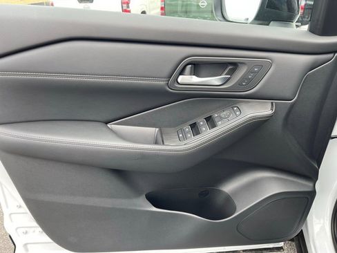 New 2025 Nissan Rogue SL w/ SL Premium Package image 11