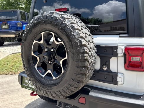 Used 2020 Jeep Wrangler Unlimited Rubicon w/ Quick Order Package 28Y Recon AWD/4WD image 12