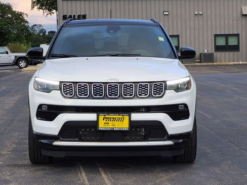 Used 2025 Jeep Compass Limited w/ Elite Group AWD/4WD image 2