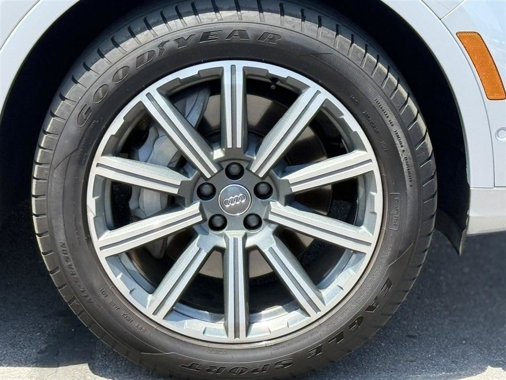 Used 2019 Audi Q7 2.0T Premium Plus w/ Premium Plus Package AWD/4WD image 9