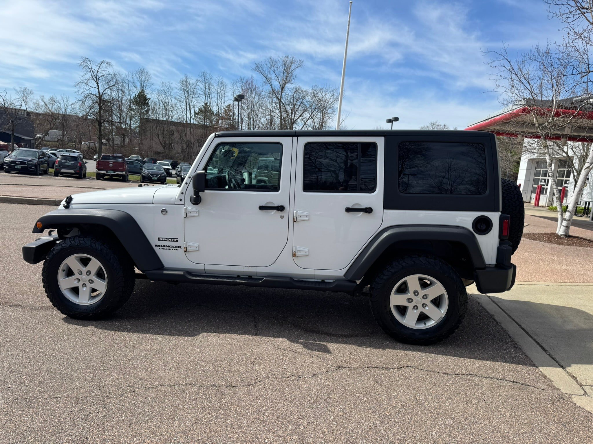 Used 2017 Jeep Wrangler Unlimited Sport w/ Quick Order Package 23S AWD/4WD image 4