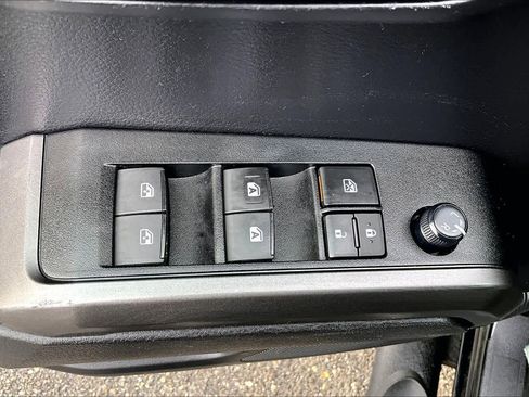 Certified 2021 Toyota Tacoma TRD Off-Road image 31