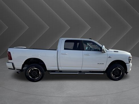 Used 2025 RAM 2500 Laramie AWD/4WD image 5