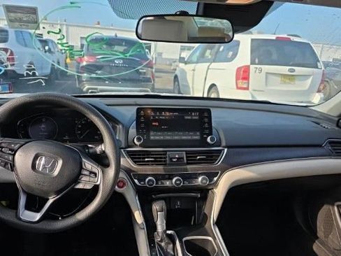 Used 2018 Honda Accord EX image 2