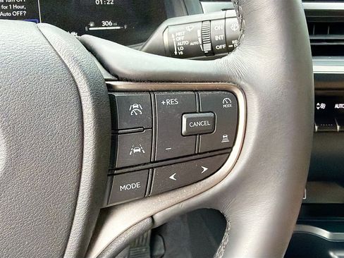 Used 2025 Lexus UX 300h FWD image 40