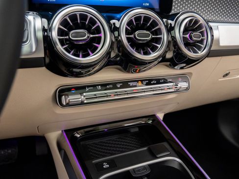 New 2025 Mercedes-Benz GLB 250 4MATIC image 26