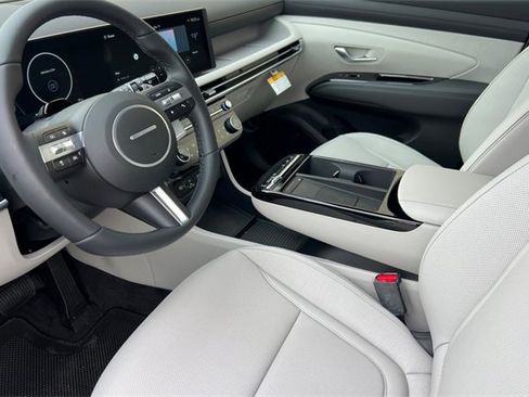 New 2025 Hyundai Tucson Limited image 10