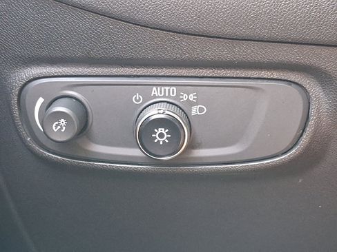 Used 2022 Chevrolet Equinox LS AWD/4WD image 24