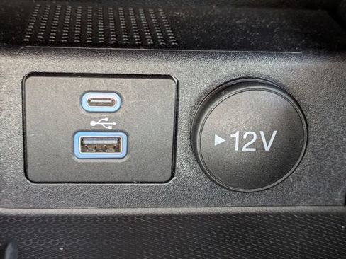 Used 2022 Ford Escape SE w/ SE Sport Appearance Package FWD image 22