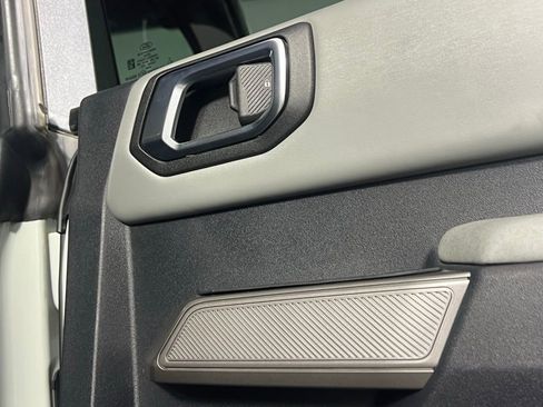 Used 2023 Ford Bronco Badlands image 30