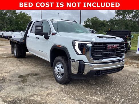 New 2025 GMC Sierra 3500 Pro w/ Convenience Package image 3