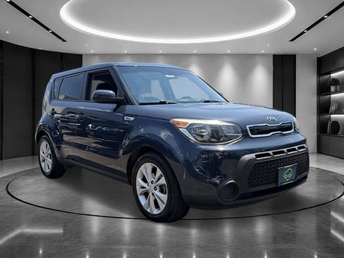 Used 2015 Kia Soul + FWD image 3