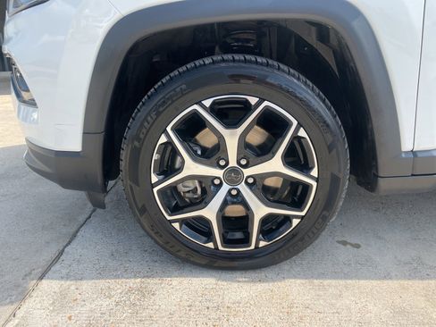 Used 2025 Jeep Compass Limited AWD/4WD image 7