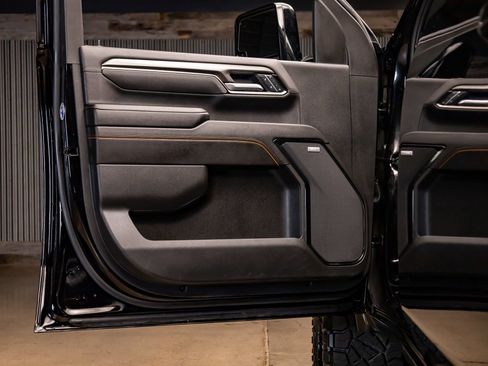 Used 2025 GMC Sierra 2500 AT4 w/ AT4 Premium Plus Package image 28