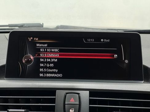 Used 2016 BMW M235i Convertible image 22