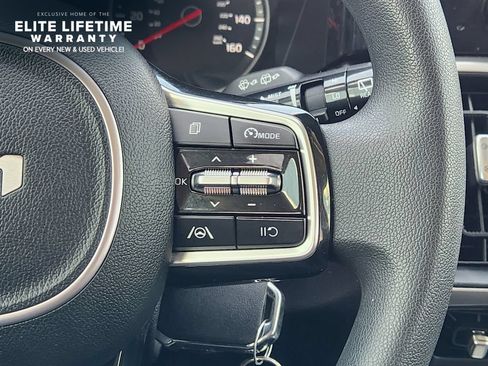 Used 2023 Kia Sorento LX FWD image 26