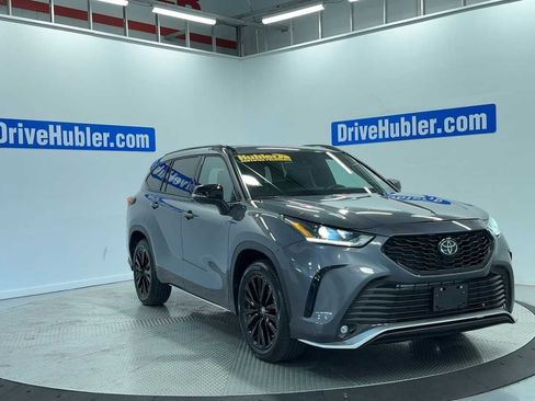 Used 2025 Toyota Highlander XSE AWD/4WD image 2
