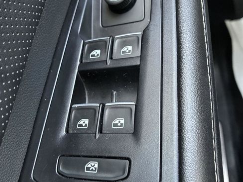 Used 2024 Volkswagen Atlas SE AWD/4WD image 19