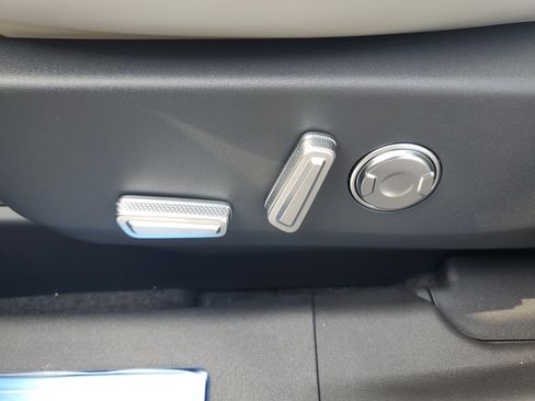 New 2026 Lincoln Nautilus Reserve AWD/4WD image 12