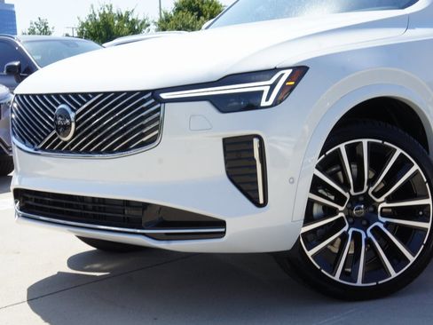 New 2026 Volvo XC90 B6 Plus w/ Protection Package Premier image 6