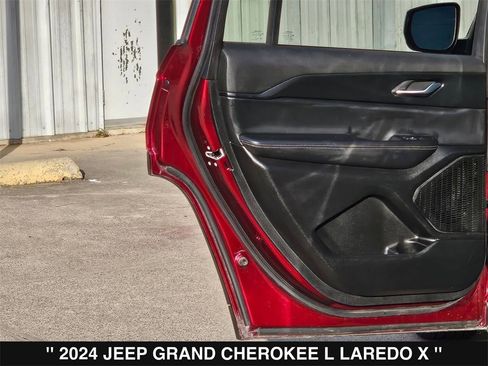 Used 2024 Jeep Grand Cherokee L Laredo image 18