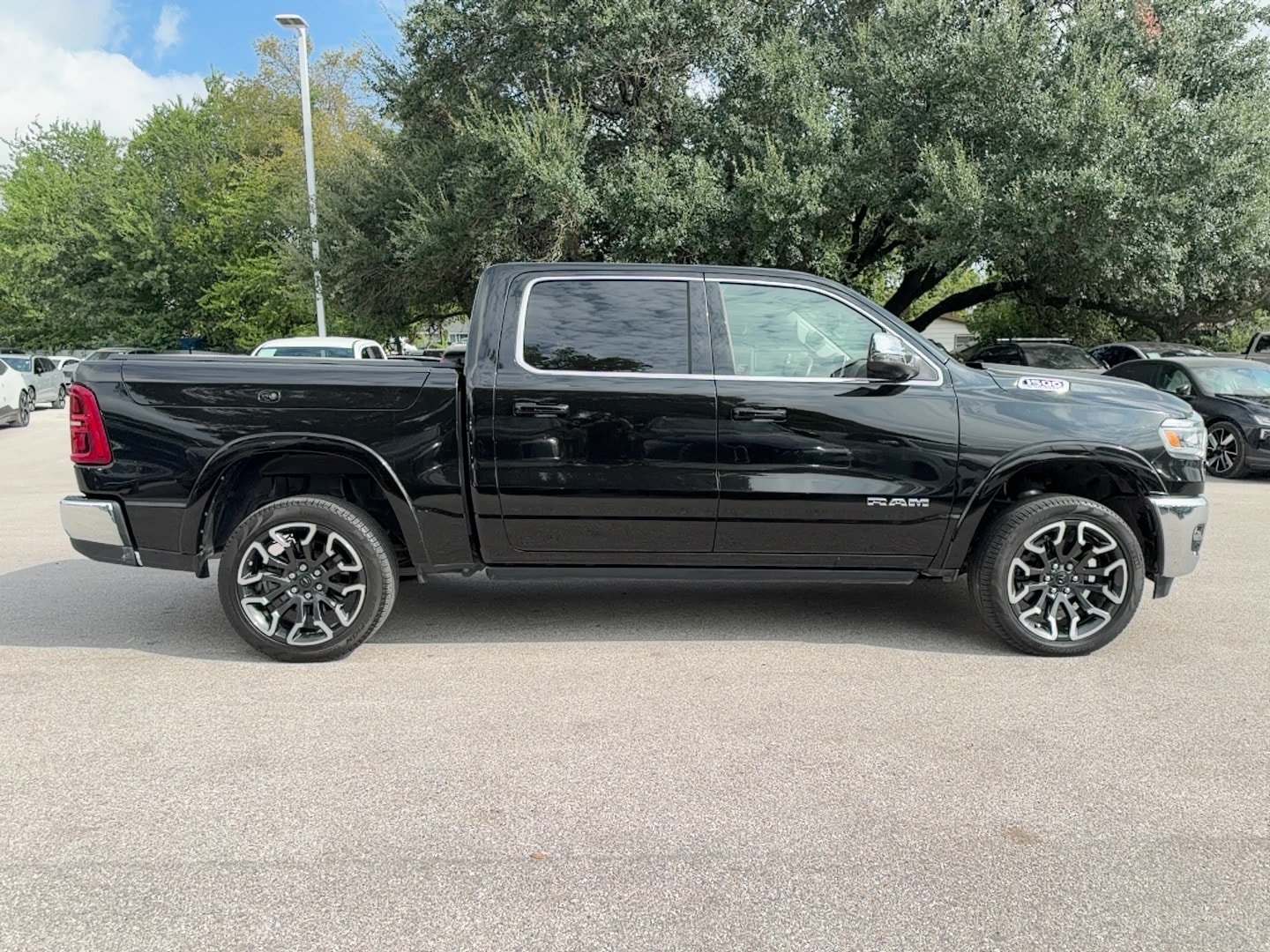 Used 2025 RAM 1500 Limited AWD/4WD image 7