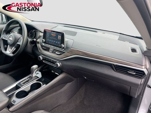 Used 2023 Nissan Altima 2.5 SV image 36