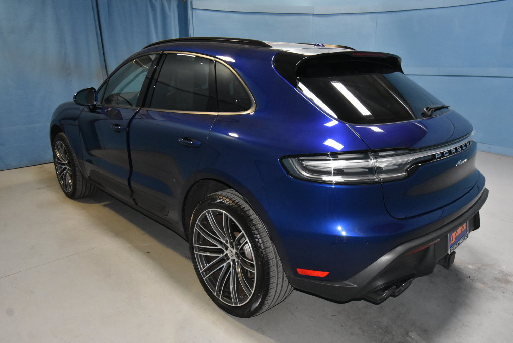Used 2026 Porsche Macan AWD/4WD image 3