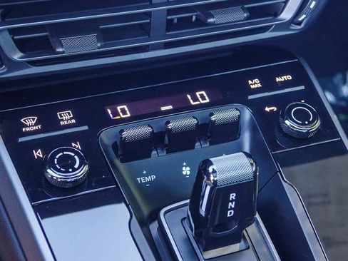 Used 2024 Porsche 911 Carrera image 24