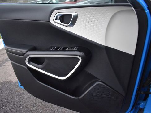 Certified 2023 Kia Soul GT-Line image 31