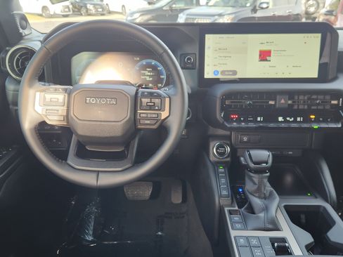 Used 2025 Toyota Land Cruiser w/ Premium Package image 17