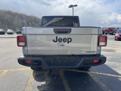 Used 2020 Jeep Gladiator Sport AWD/4WD image 4