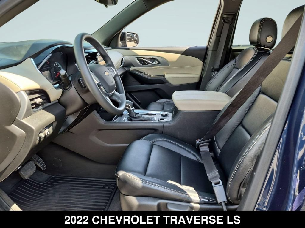Used 2022 Chevrolet Traverse LS FWD image 14