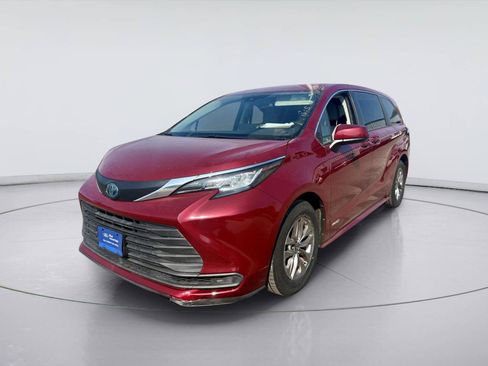 Used 2021 Toyota Sienna LE FWD image 5