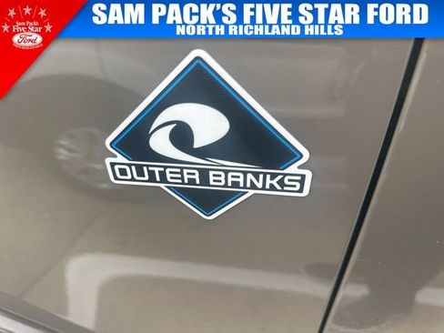 Used 2025 Ford Bronco Outer Banks AWD/4WD image 9