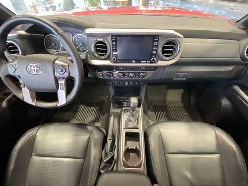 Used 2022 Toyota Tacoma Limited image 24
