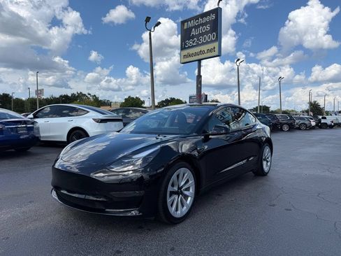 Used 2023 Tesla Model 3 Standard Range RWD image 1