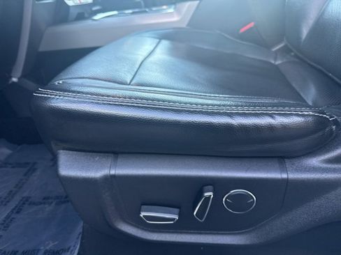 Used 2017 Ford F350 Lariat image 19