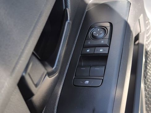 Used 2025 Toyota Tacoma SR image 16