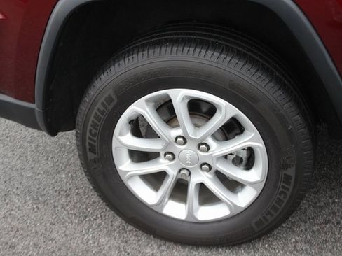 Used 2022 Jeep Grand Cherokee Laredo X image 36