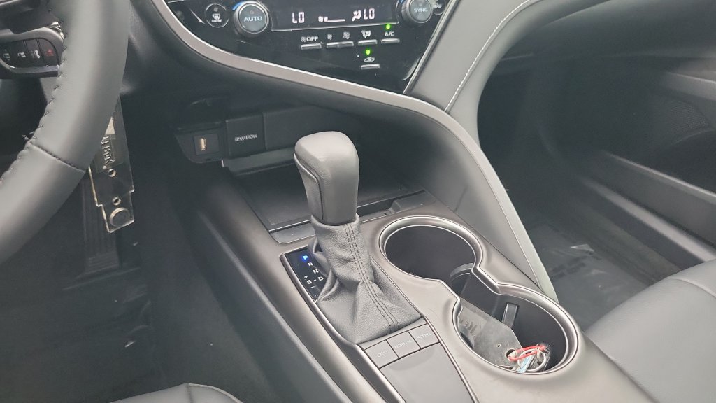 Used 2024 Toyota Camry SE FWD image 15