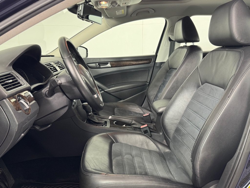 Used 2015 Volkswagen Passat TDI SEL Premium FWD image 11